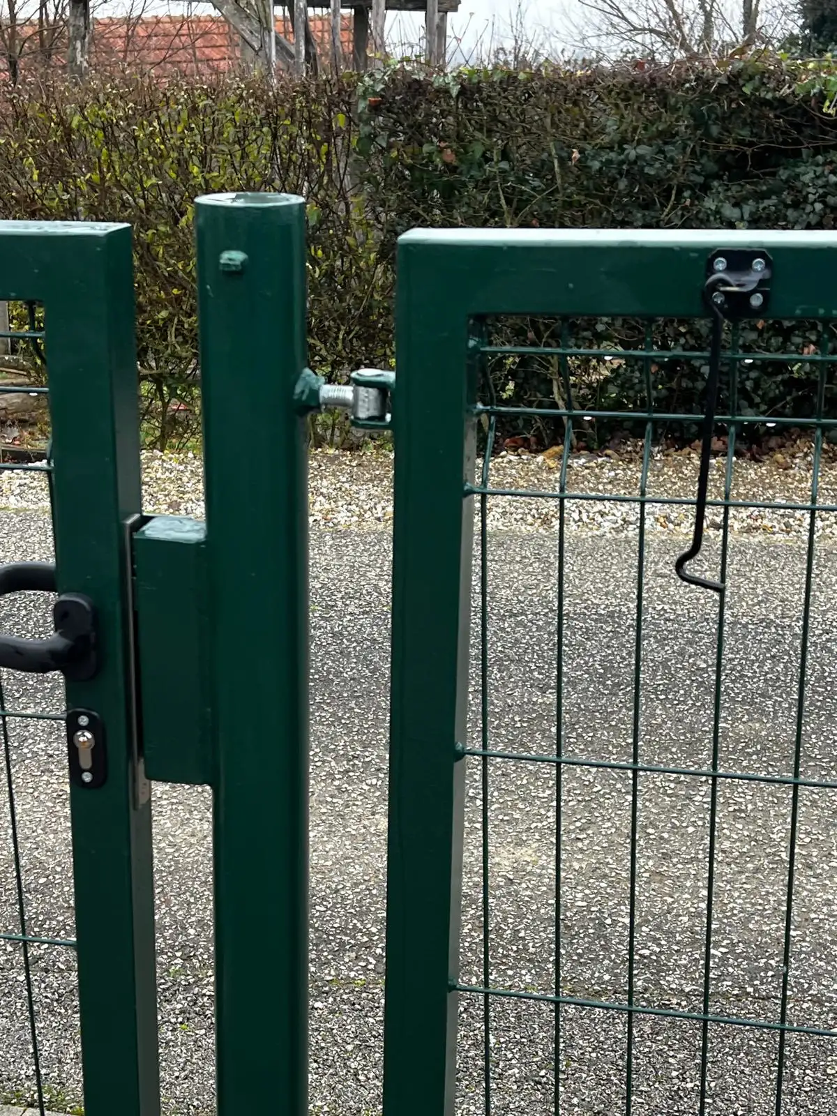 Vrata za ogradu po mjeri - detalj završne obrade